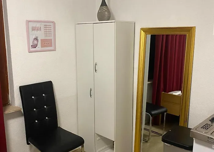 Apartment Mit Doppelbett In Bonn