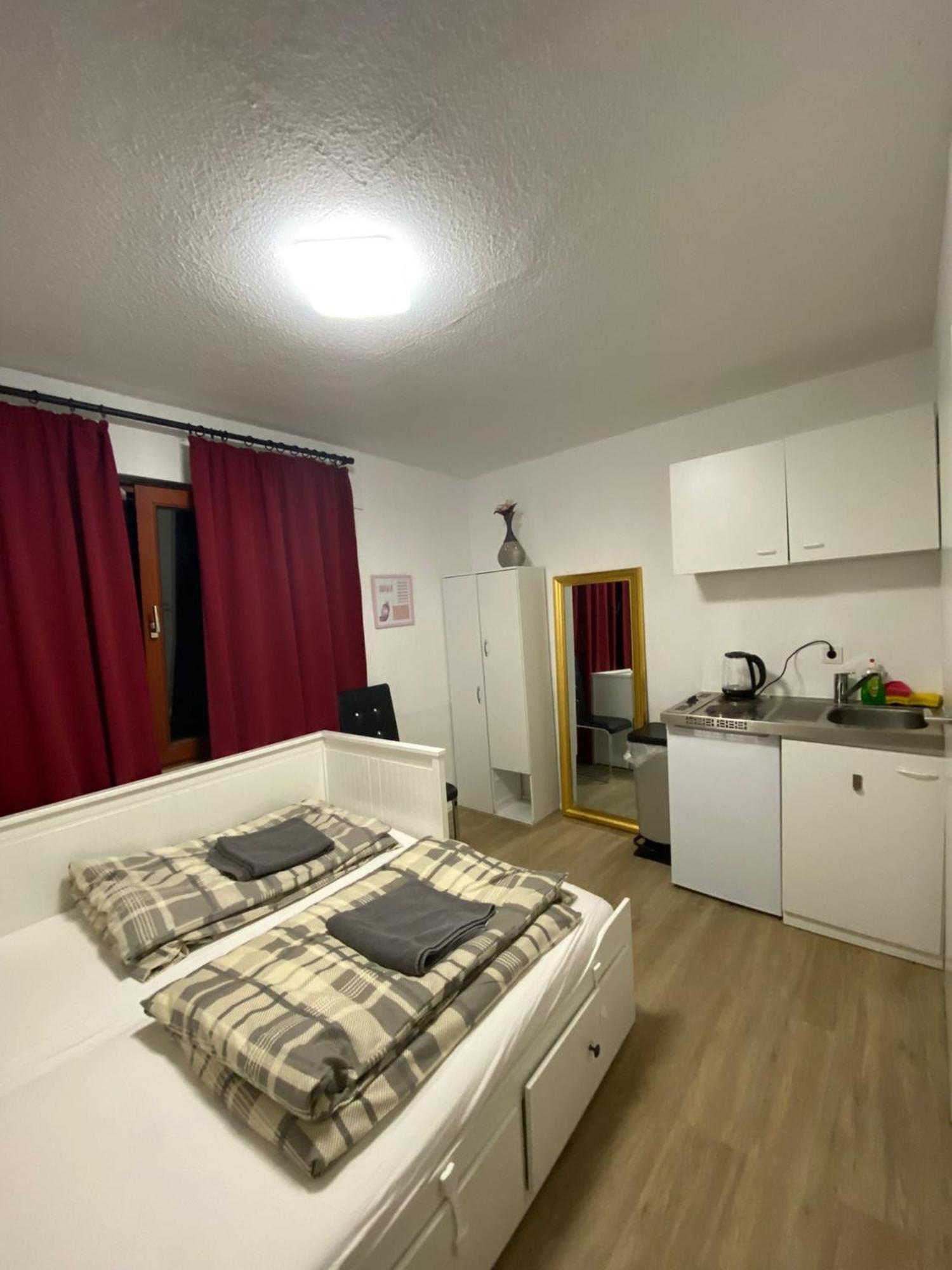 Mit Doppelbett In Apartment