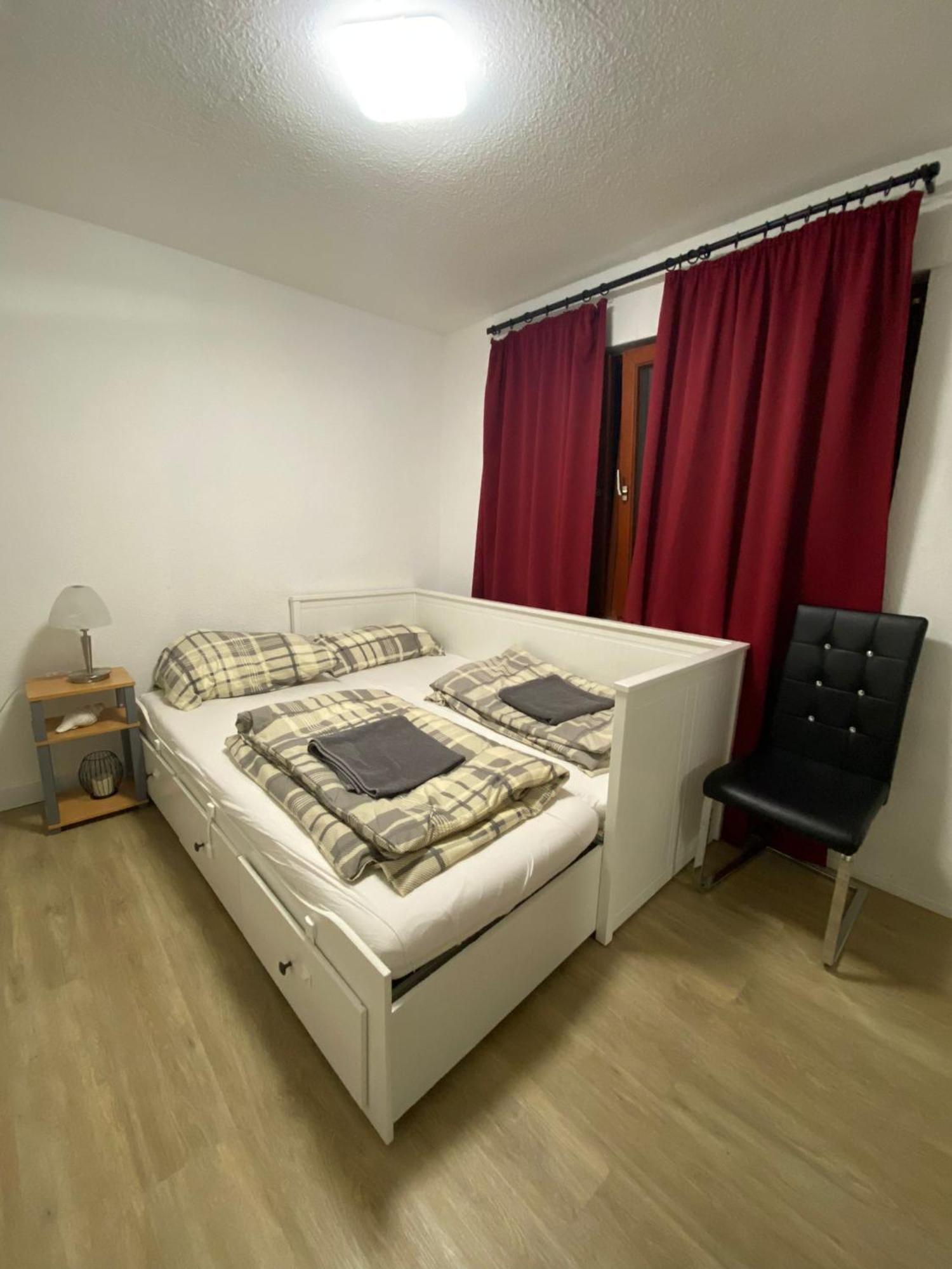 Mit Doppelbett In *