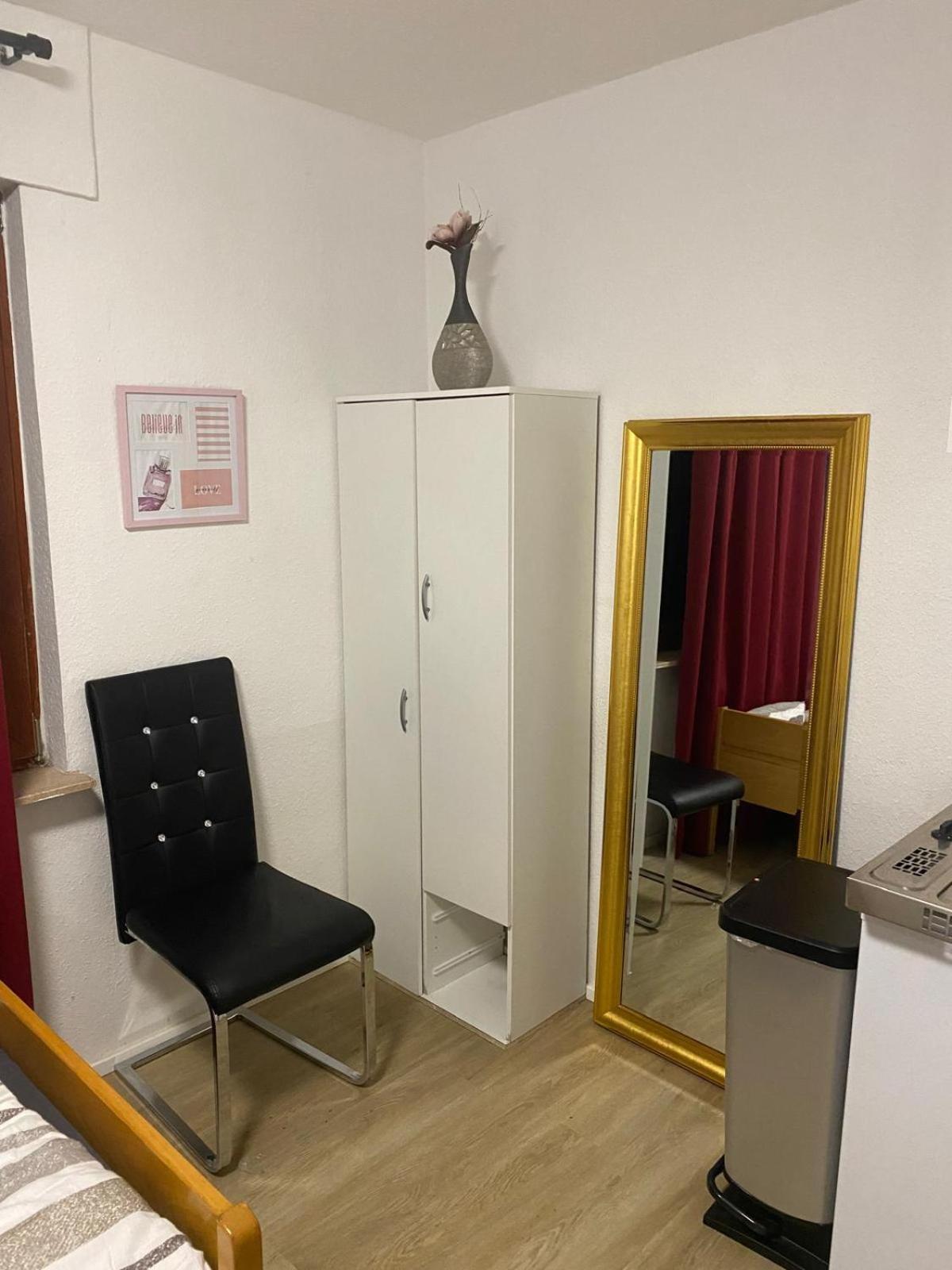 Apartment Mit Doppelbett In Bonn
